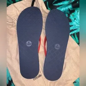 Gucci | Shoes | Gucci Gg Rubber Red Blue Flip Flop Sandals  display picture 1